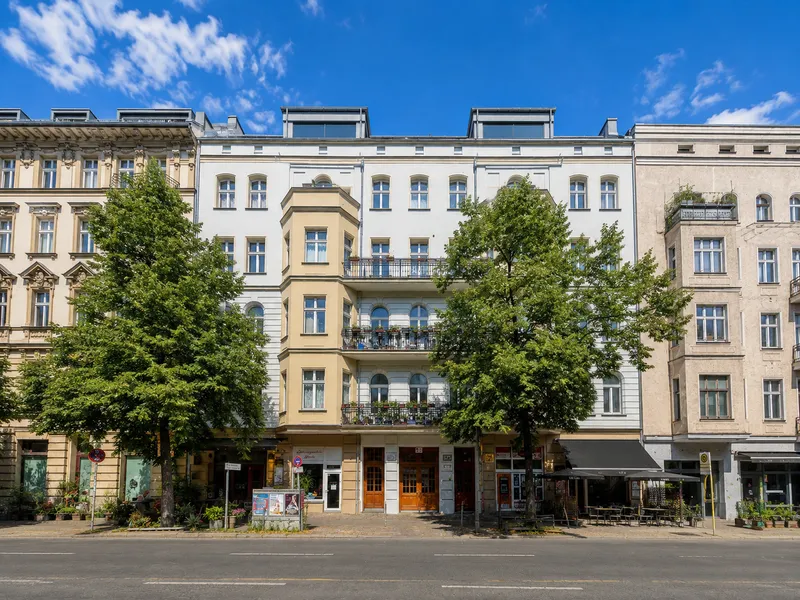 Wohnen mit Stil – hochwertig sanierte Altbauwohnung in Bestlage — photo 1